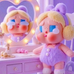 عکس عروسک کرای بیبی با چشم‌های بزرگ و لباس رنگی – Cry Baby Doll